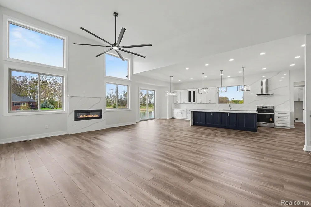68503 Lake Angela Pointe Richmond City, MI 48062