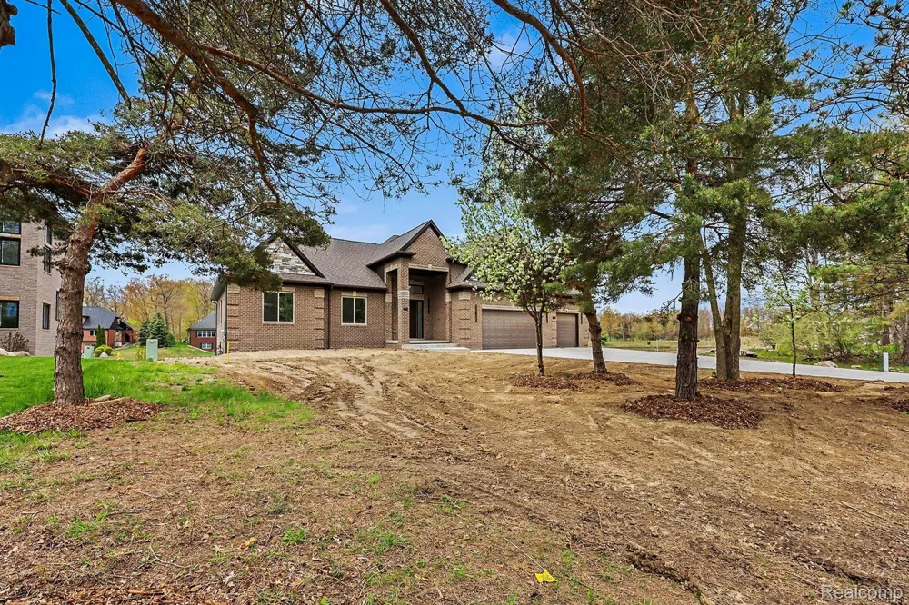 68503 Lake Angela Pointe Richmond City, MI 48062