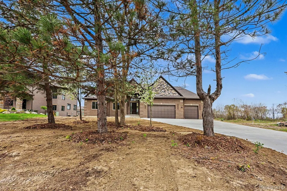 68503 Lake Angela Pointe Richmond City, MI 48062