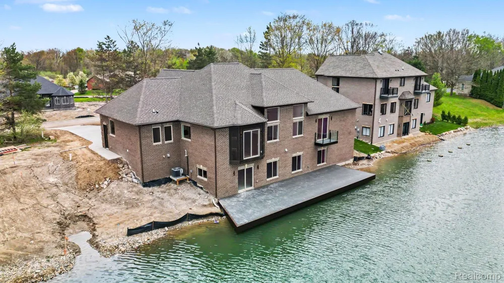 68503 Lake Angela Pointe Richmond City, MI 48062