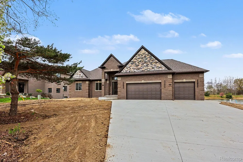 68503 Lake Angela Pointe Richmond City, MI 48062