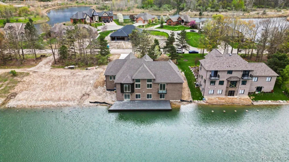 68503 Lake Angela Pointe Richmond City, MI 48062