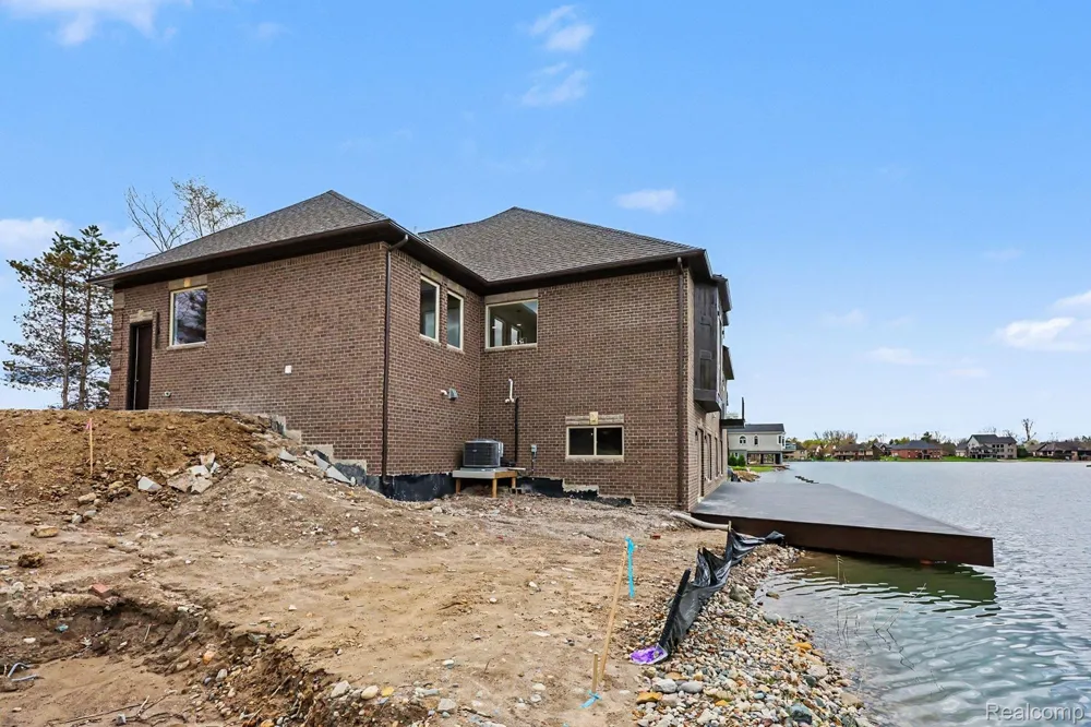 68503 Lake Angela Pointe Richmond City, MI 48062