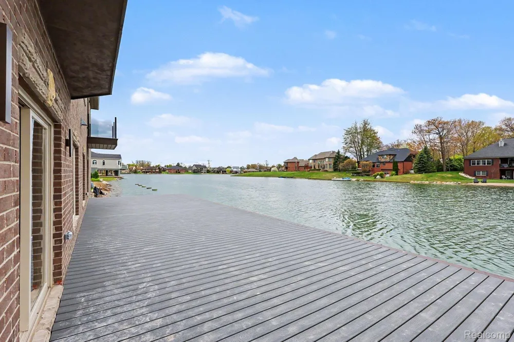 68503 Lake Angela Pointe Richmond City, MI 48062