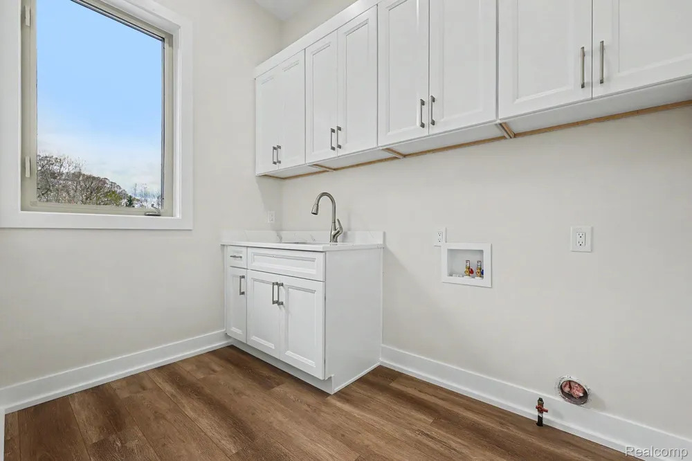 68503 Lake Angela Pointe Richmond City, MI 48062