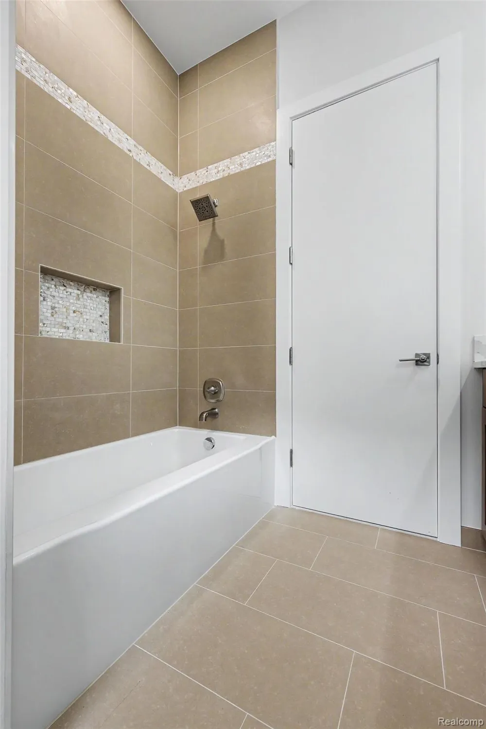 68503 Lake Angela Pointe Richmond City, MI 48062