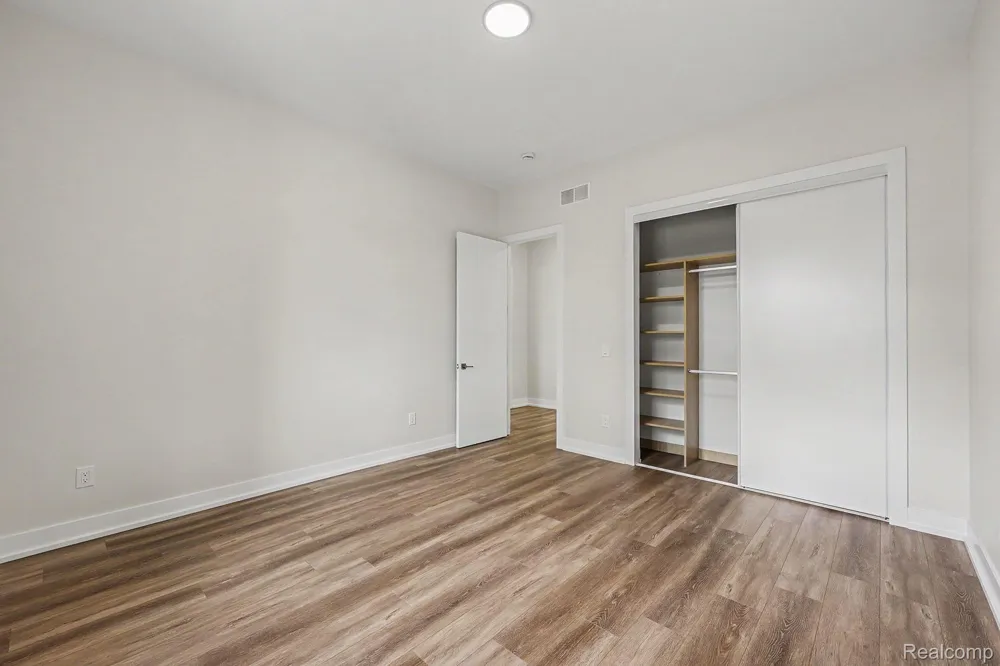 68503 Lake Angela Pointe Richmond City, MI 48062