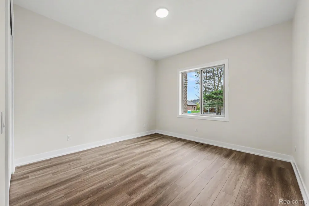 68503 Lake Angela Pointe Richmond City, MI 48062