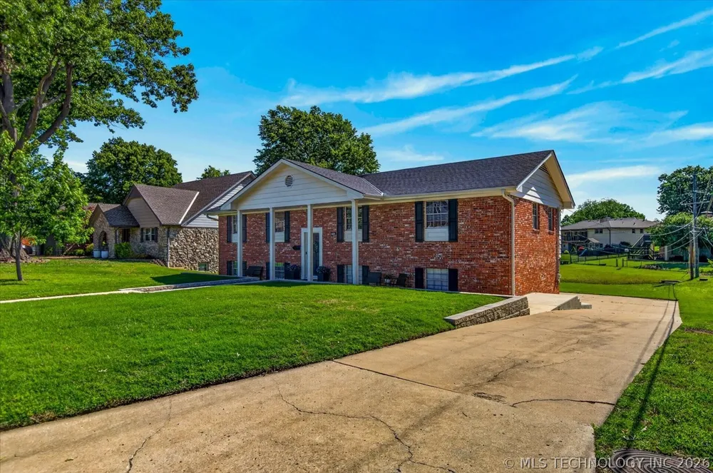 1048 SE Greystone Avenue Bartlesville, OK 74006