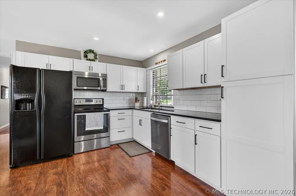 1048 SE Greystone Avenue Bartlesville, OK 74006