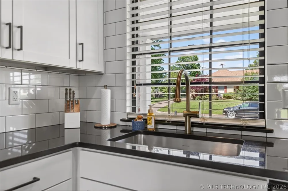1048 SE Greystone Avenue Bartlesville, OK 74006