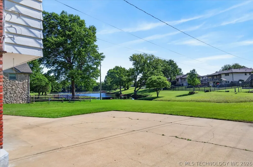 1048 SE Greystone Avenue Bartlesville, OK 74006