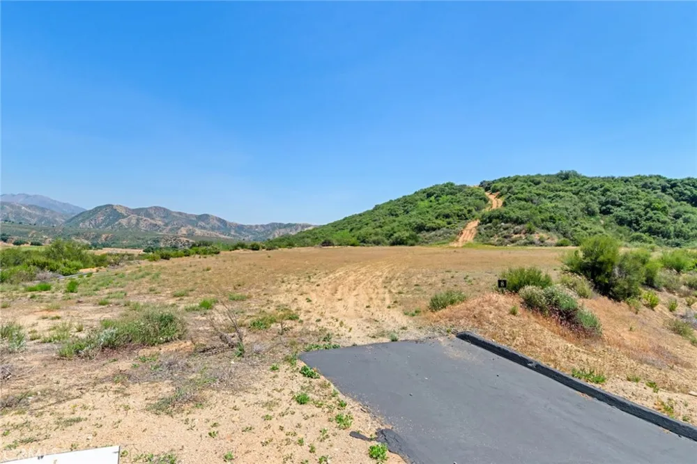 39527 Hidden Heights Drive Yucaipa, CA 92399