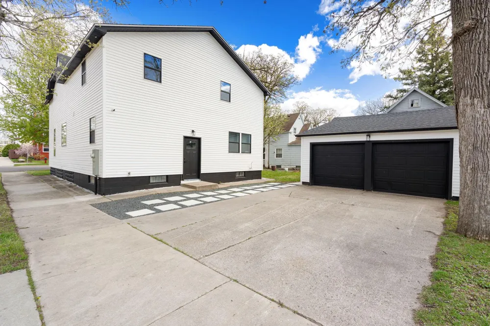 611 3rd Street NW Austin, MN 55912
