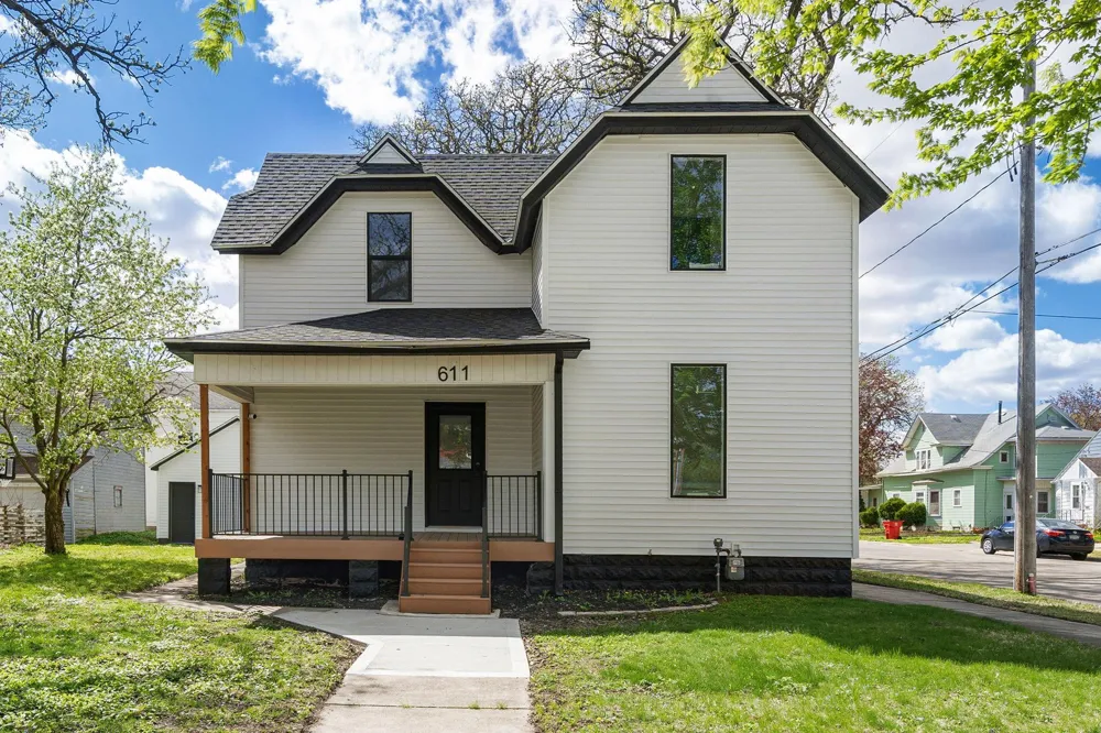 611 3rd Street NW Austin, MN 55912
