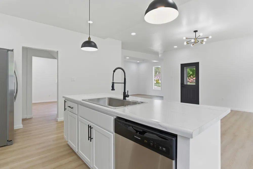 611 3rd Street NW Austin, MN 55912