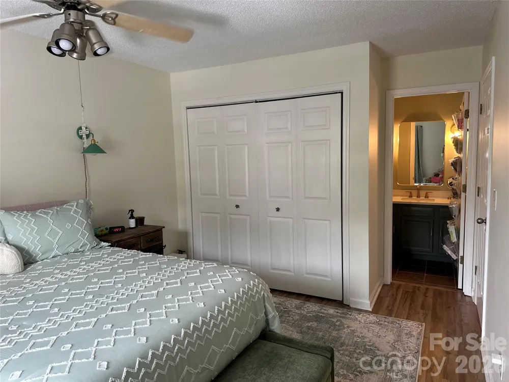 26 Sleepy Hollow Lane Swannanoa, NC 28778