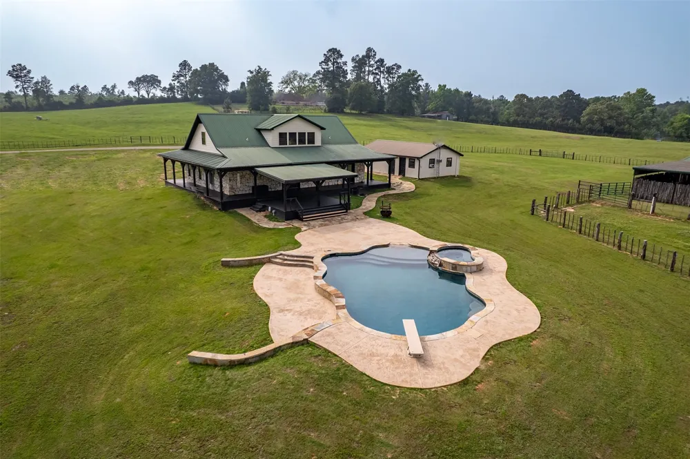 23241 County Road 2159 Troup, TX 75789