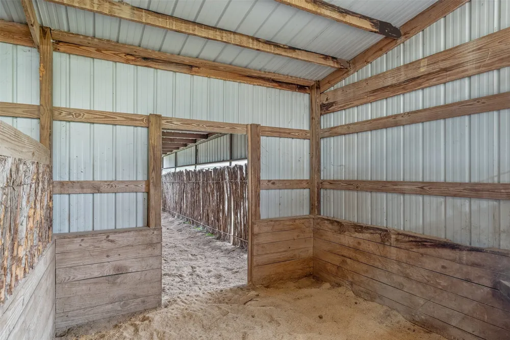 23241 County Road 2159 Troup, TX 75789