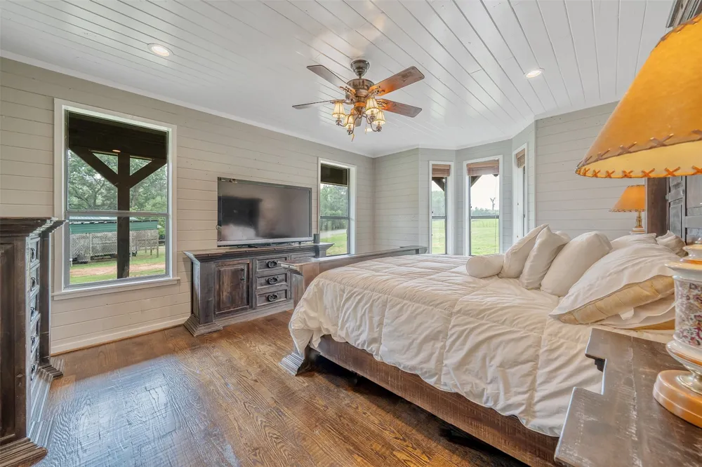 23241 County Road 2159 Troup, TX 75789