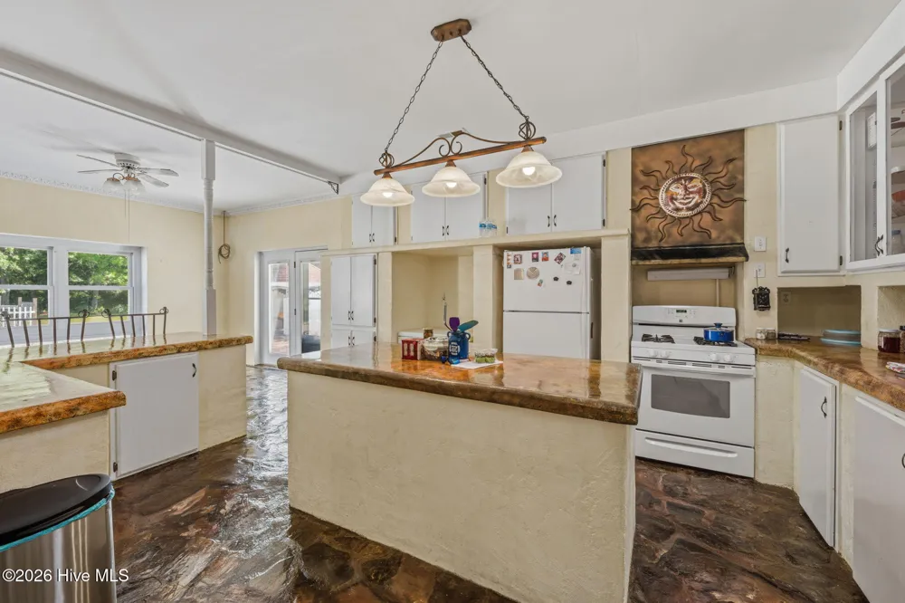 362 Lees Chapel Road Pollocksville, NC 28573