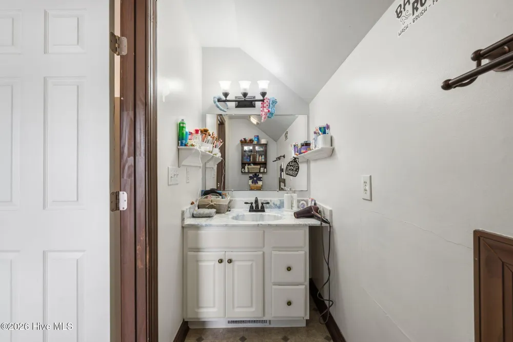 362 Lees Chapel Road Pollocksville, NC 28573