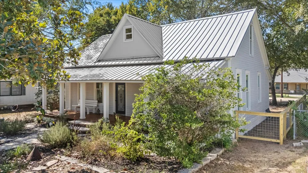 503 Wilkes Street Smithville, TX 78957