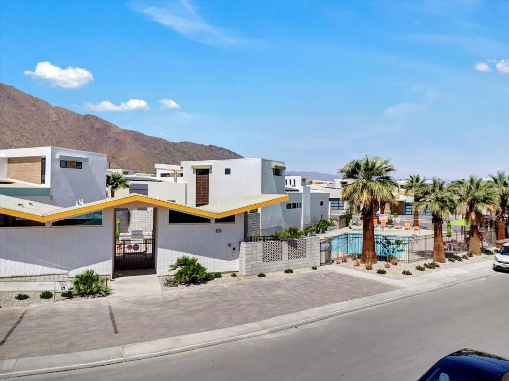 798 Obsidian Loop E Palm Springs, CA 92264