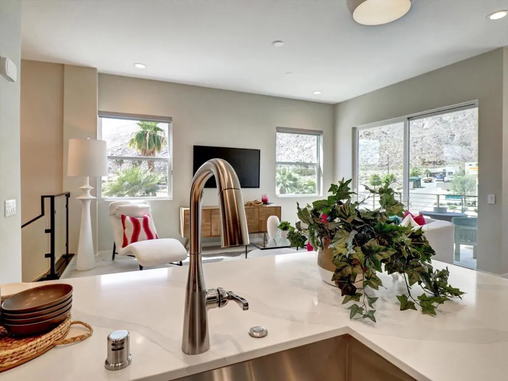 798 Obsidian Loop E Palm Springs, CA 92264