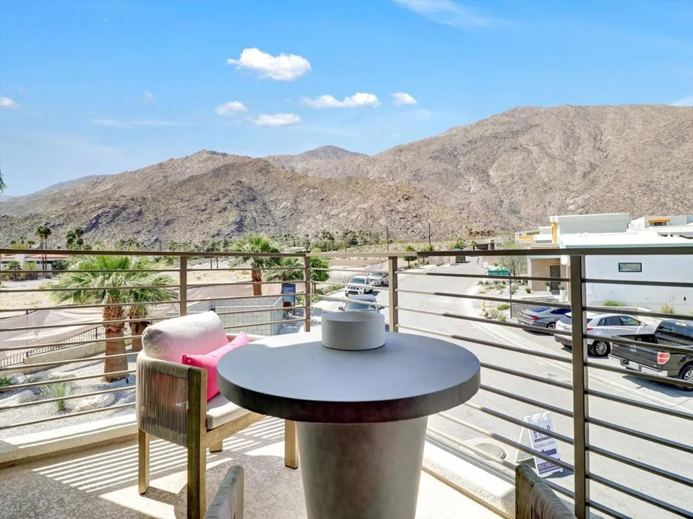 798 Obsidian Loop E Palm Springs, CA 92264