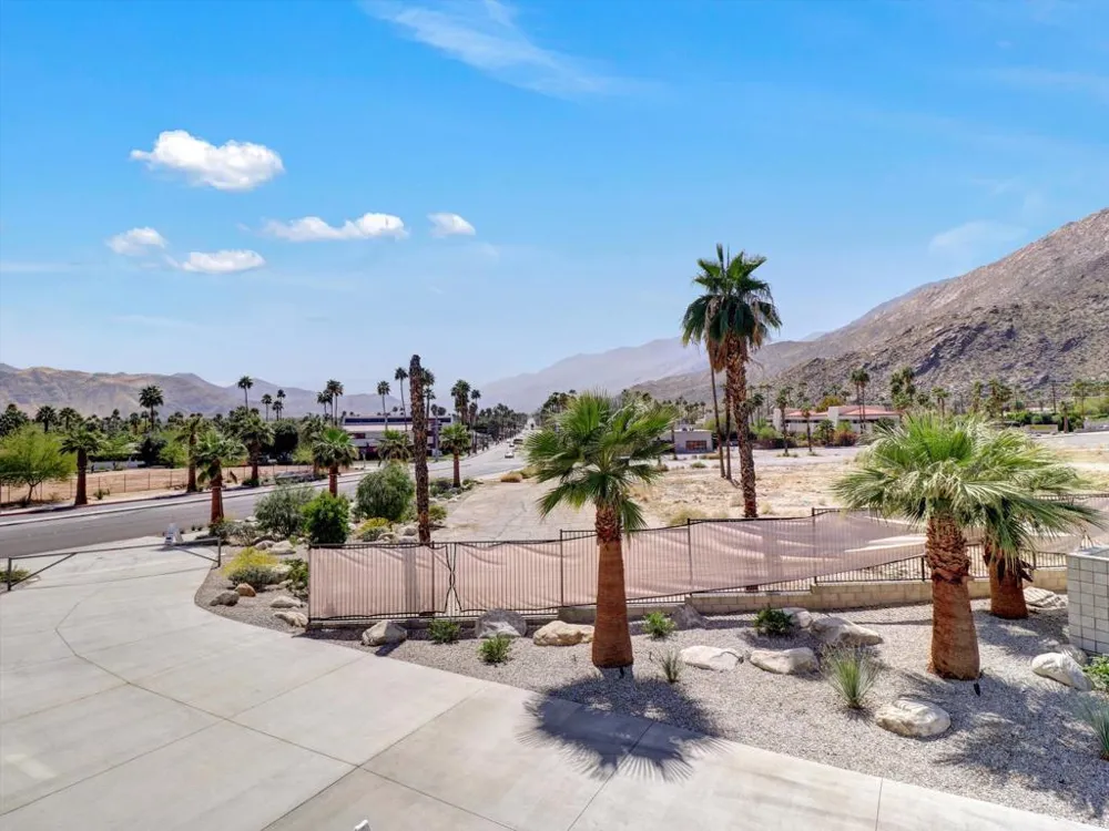 798 Obsidian Loop E Palm Springs, CA 92264