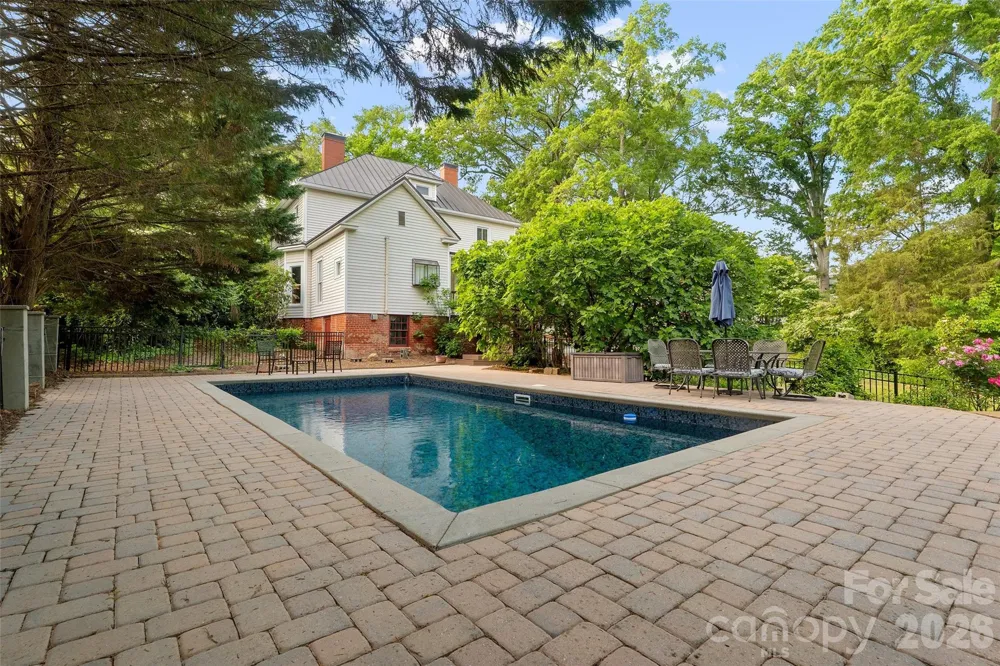 602 Main Street Davidson, NC 28036