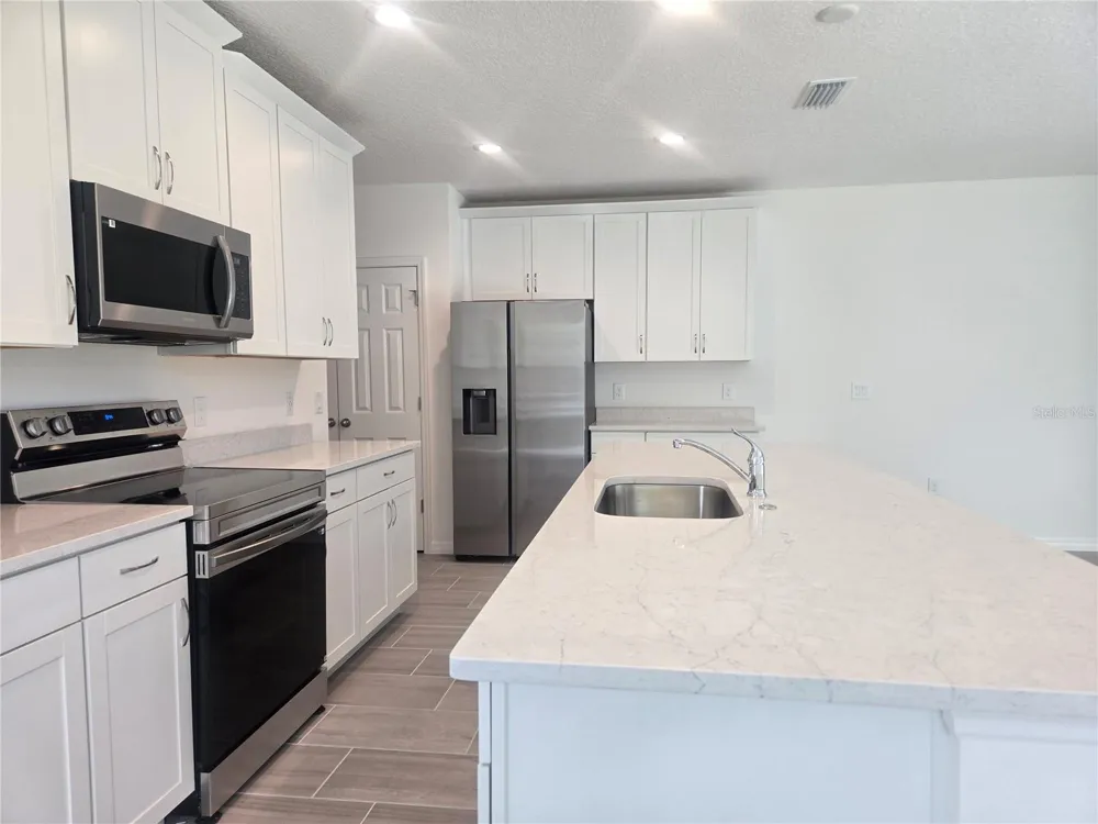 2536 STARRY POINT St Cloud, FL 34769