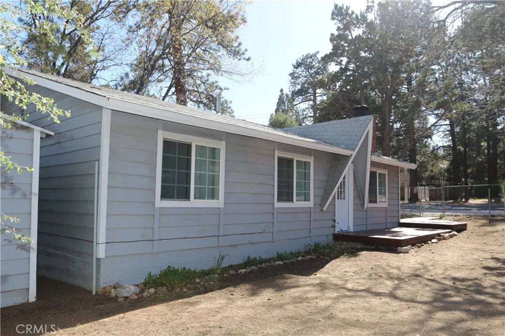 509 Moreno Sugarloaf, CA 92386