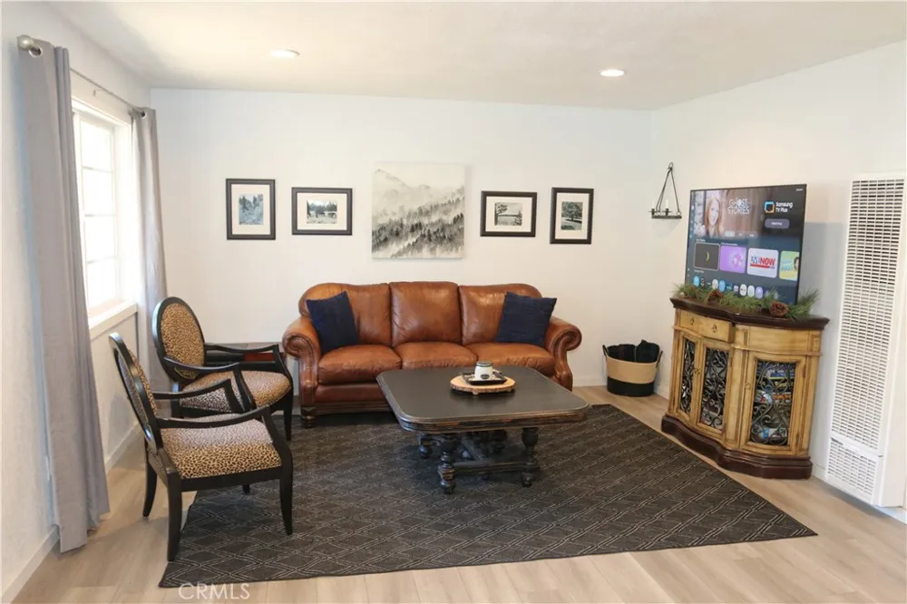 509 Moreno Sugarloaf, CA 92386