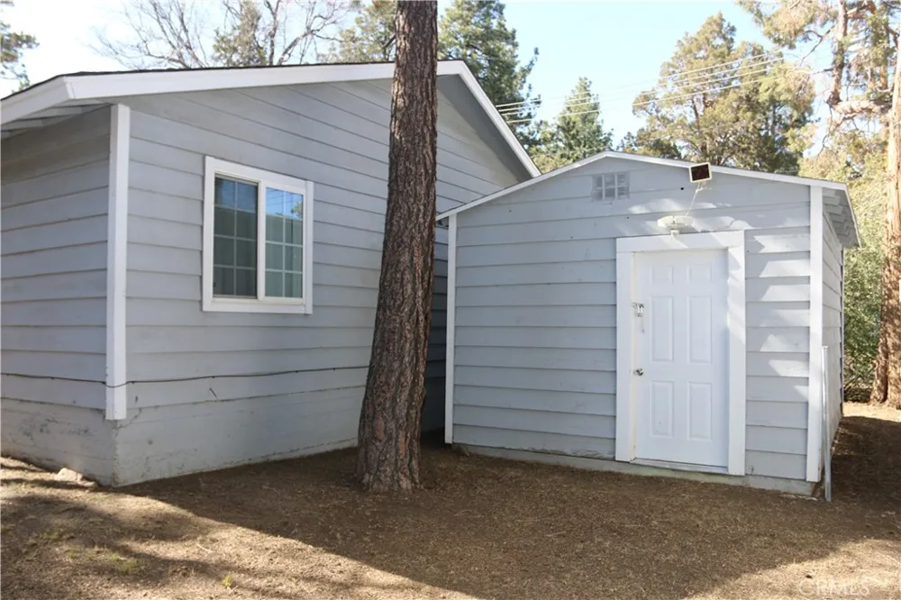 509 Moreno Sugarloaf, CA 92386