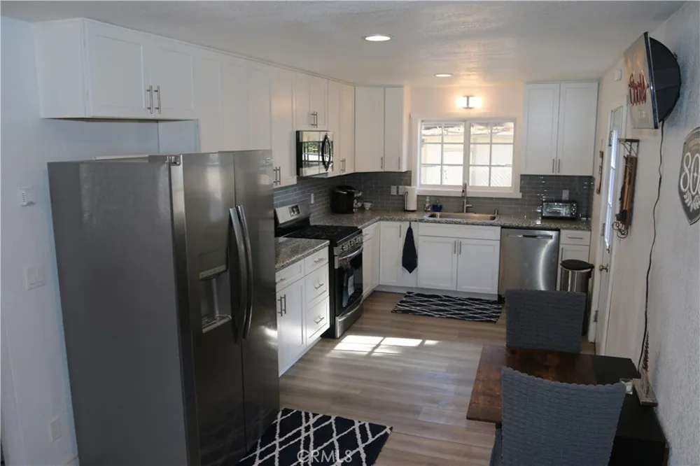 509 Moreno Sugarloaf, CA 92386
