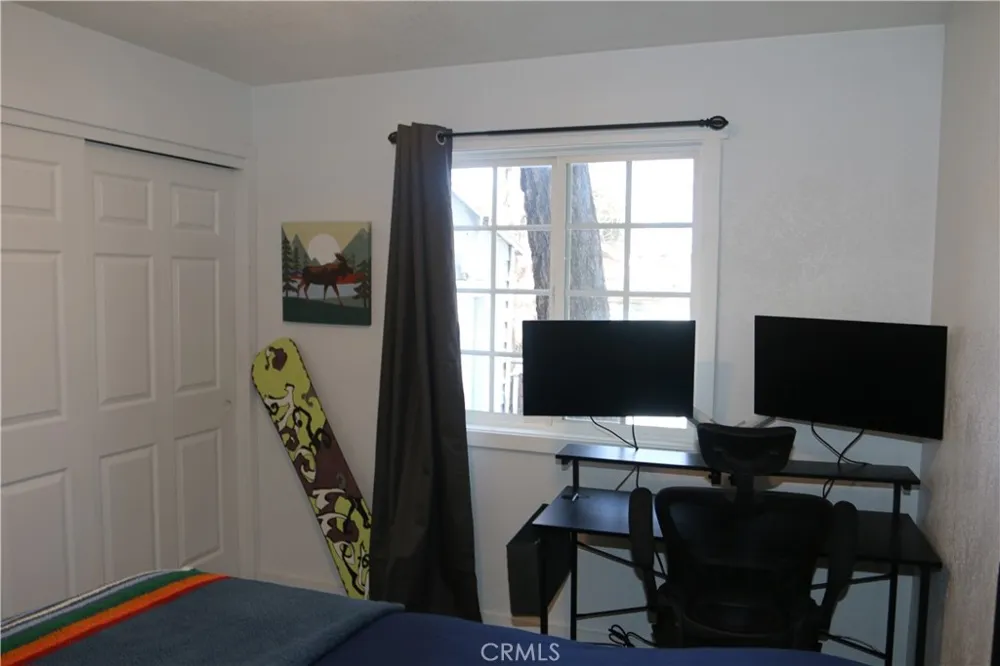 509 Moreno Sugarloaf, CA 92386