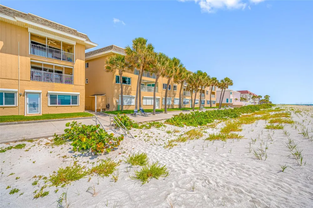 3100 GULF BOULEVARD #132 Belleair Beach, FL 33786