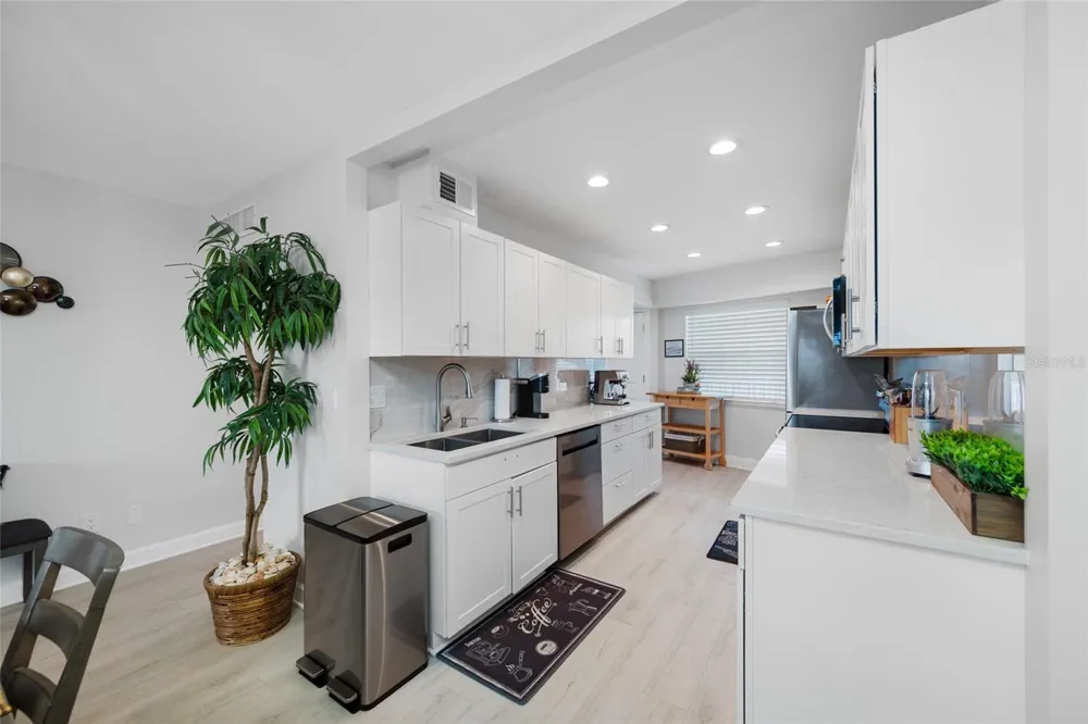 3100 GULF BOULEVARD #132 Belleair Beach, FL 33786