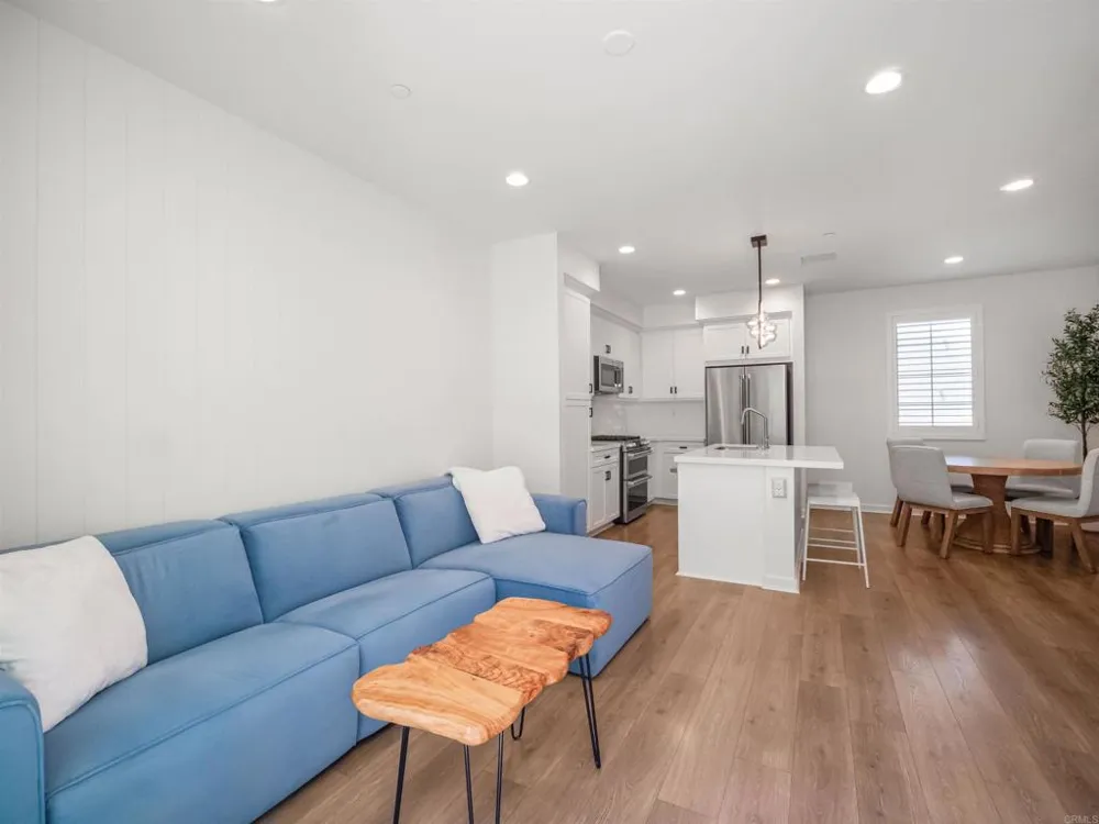 340 Millstream Court Santee, CA 92071