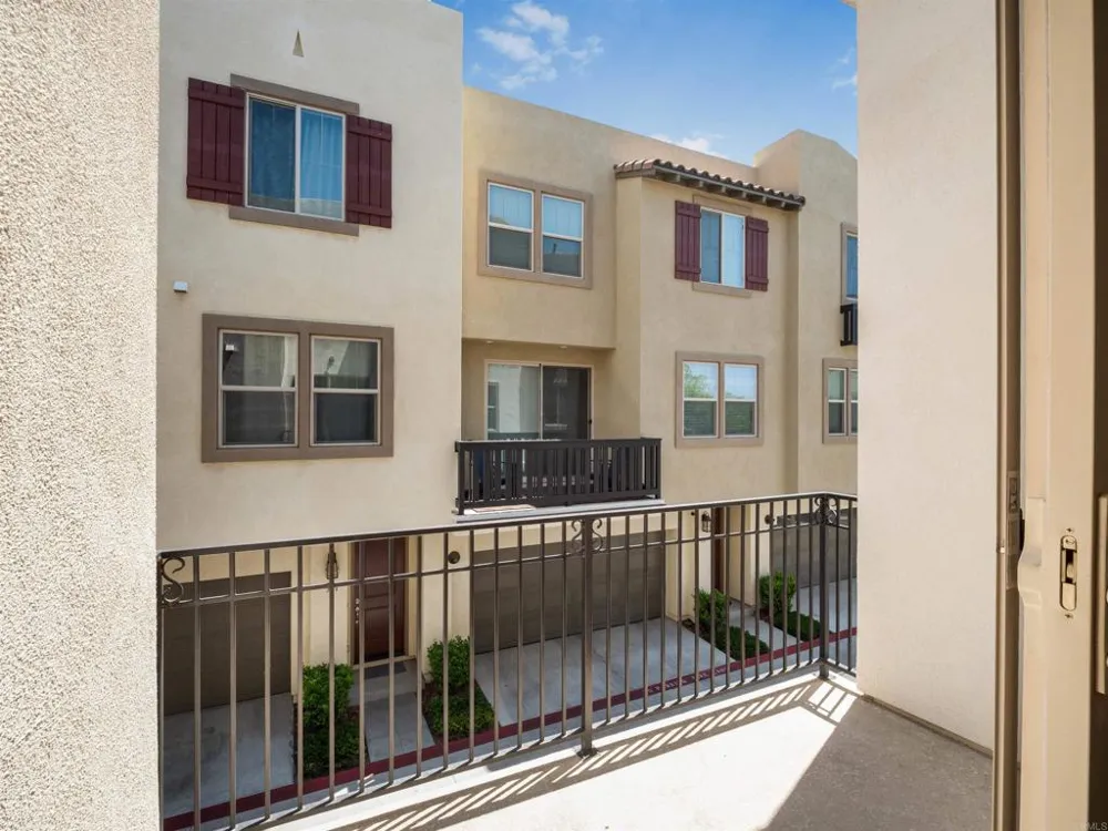 340 Millstream Court Santee, CA 92071