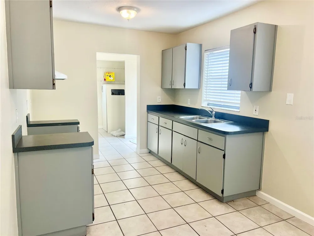 3110 W IVY STREET Tampa, FL 33607