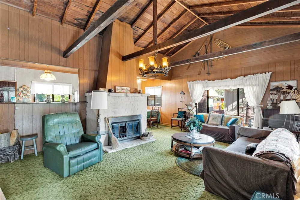 2054 E Canyon Wrightwood, CA 92397