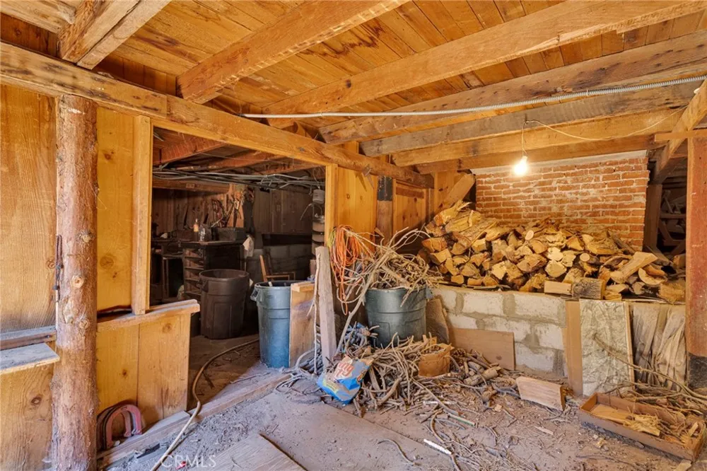 2054 E Canyon Wrightwood, CA 92397