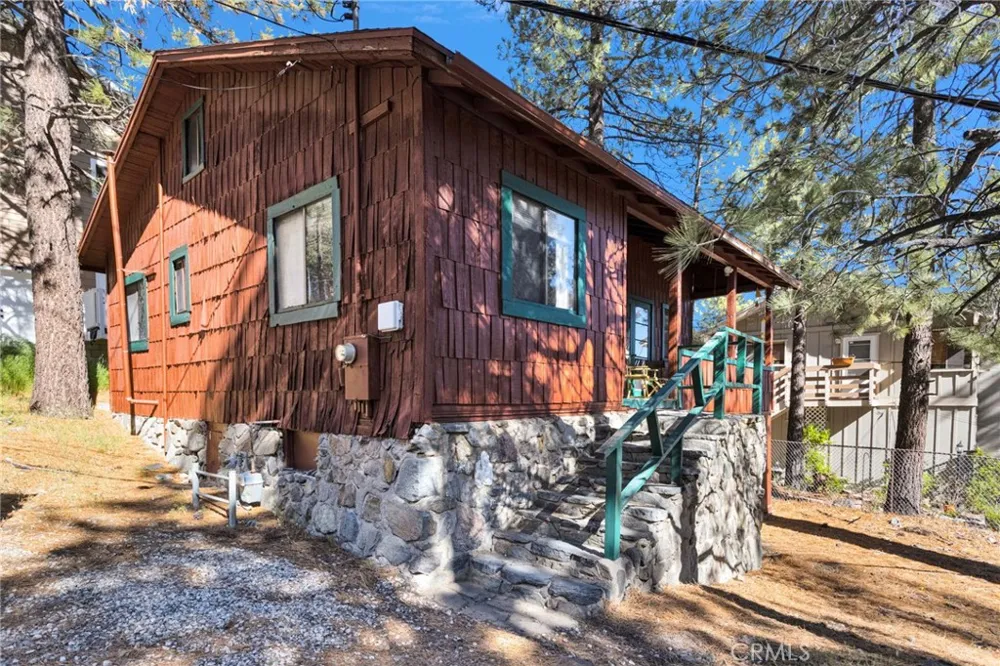 2054 E Canyon Wrightwood, CA 92397