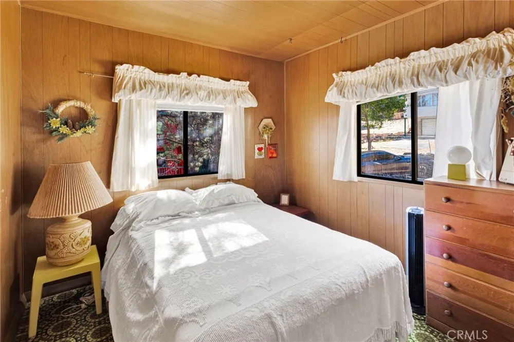 2054 E Canyon Wrightwood, CA 92397