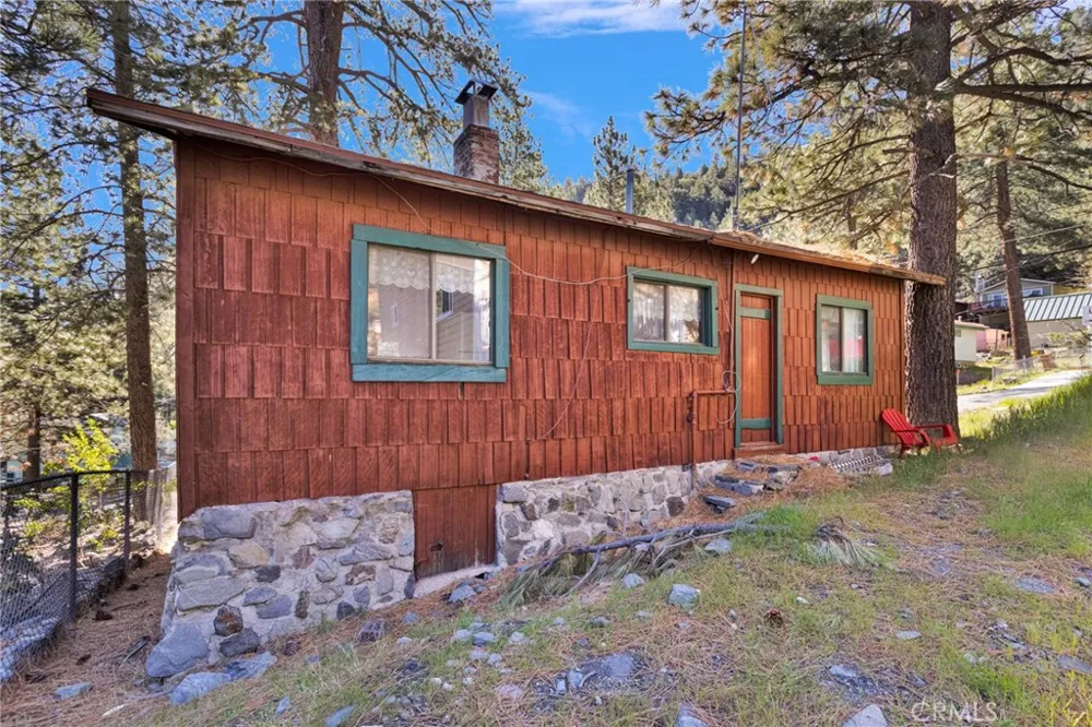 2054 E Canyon Wrightwood, CA 92397
