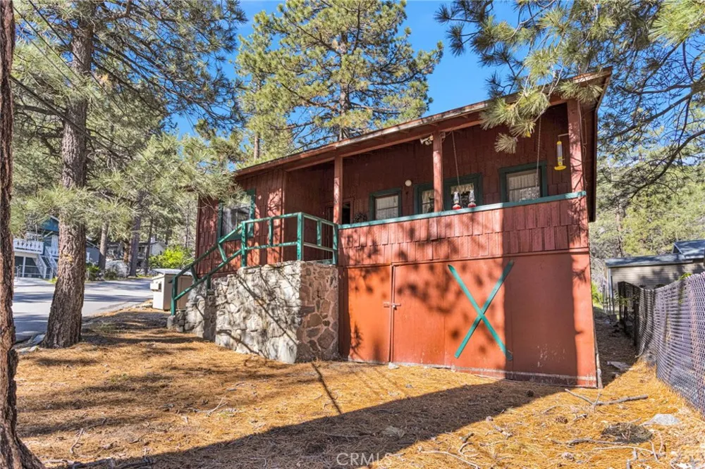 2054 E Canyon Wrightwood, CA 92397