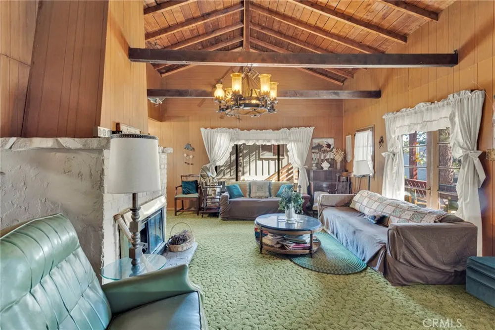 2054 E Canyon Wrightwood, CA 92397